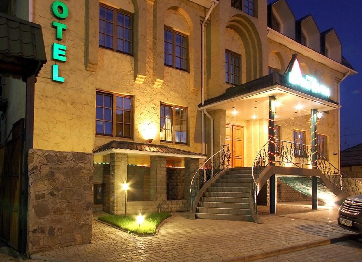 Jolki-Palki Hotel Kremenčuk Exteriér fotografie